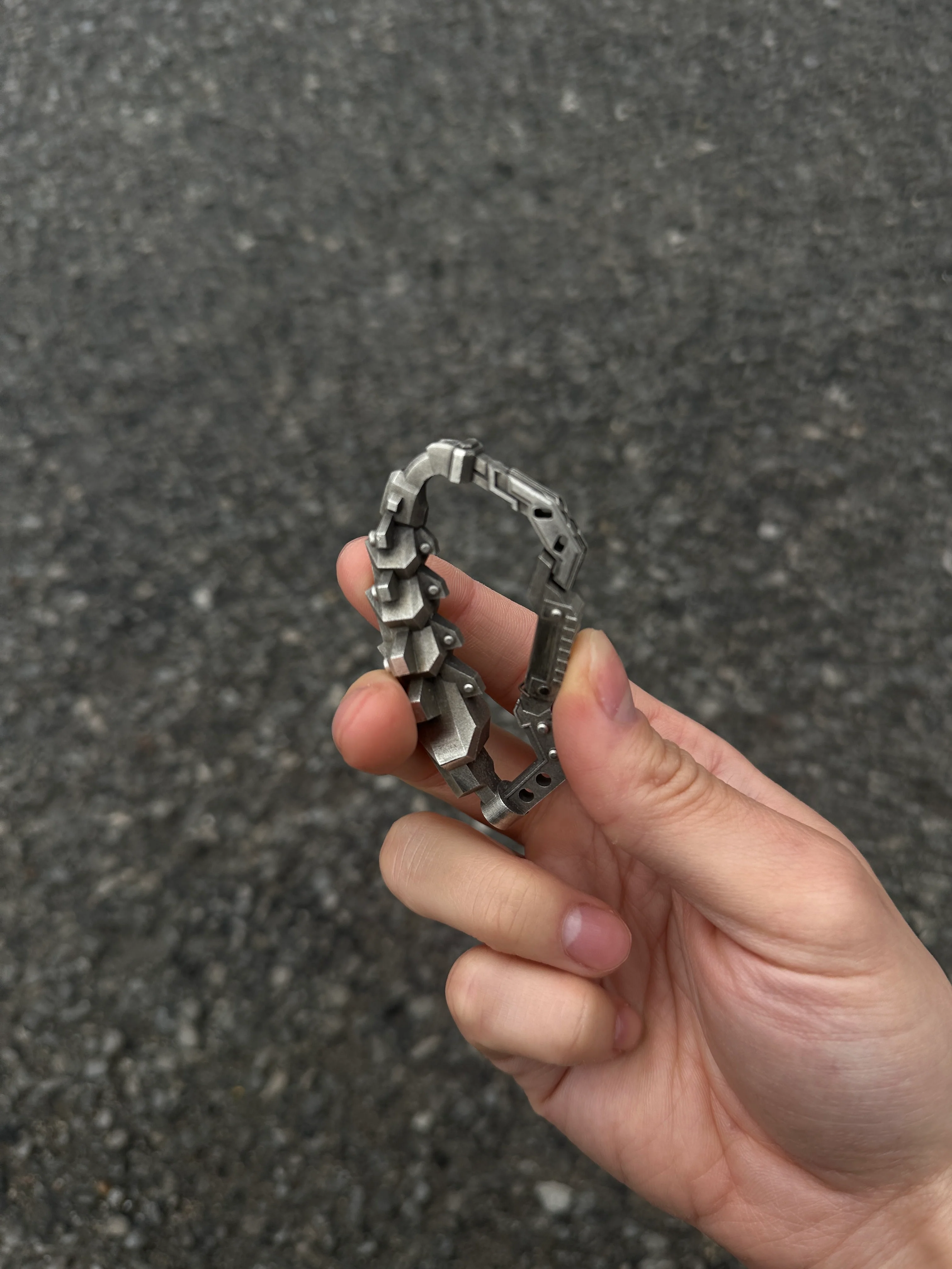 Thumb 4